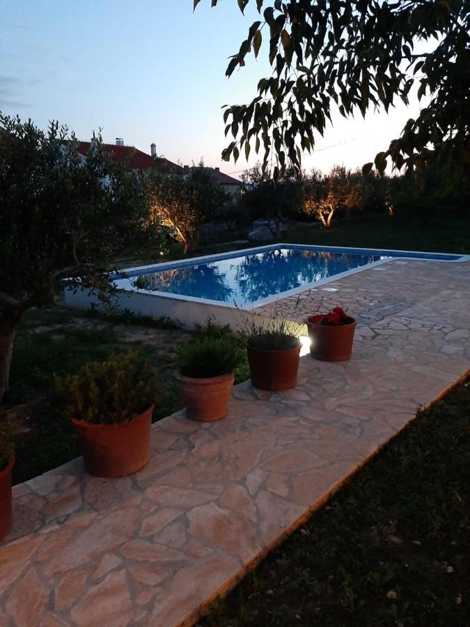 Holiday Home Nevera Kastela Bagian luar foto