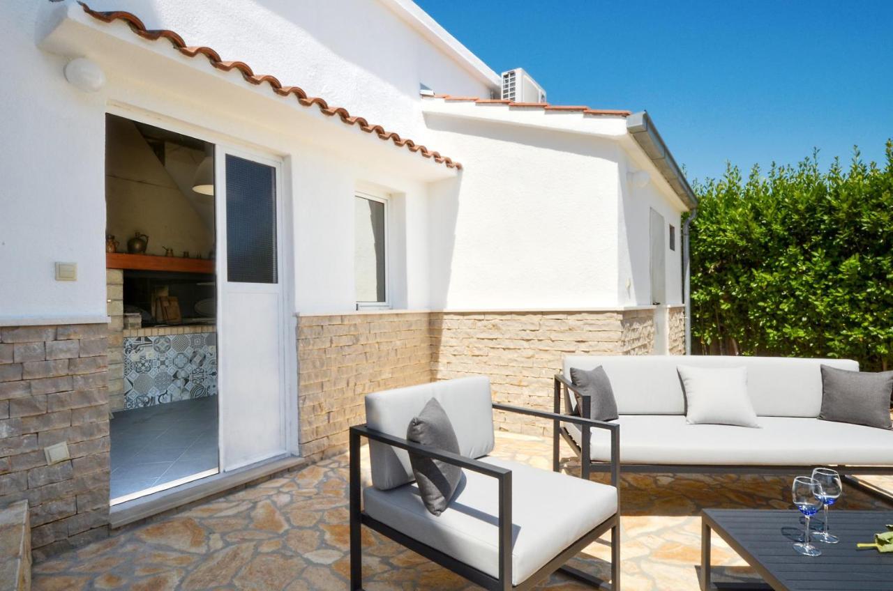 Holiday Home Nevera Kastela Bagian luar foto